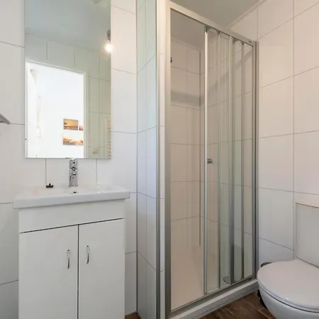 In Texel Near And Forest بيت للعطل